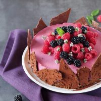 Beeren-Torte mit Haselnuss