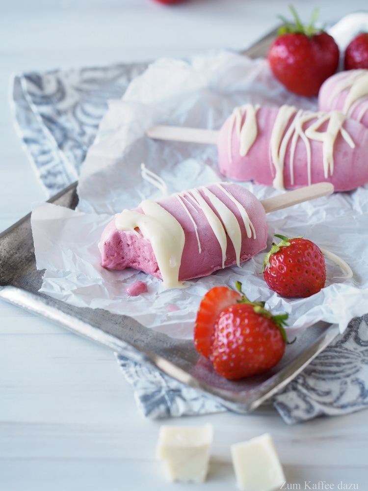 Erdbeer-Popsicles mit Joghurt