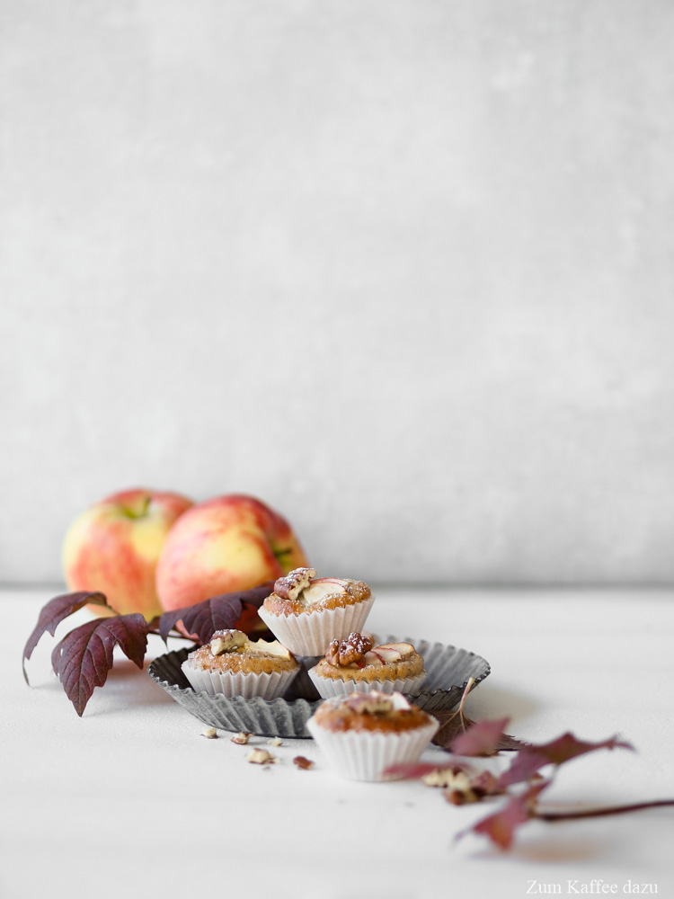 Apfel-Muffins mit Pekannüssen