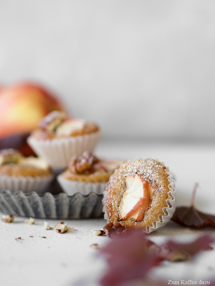 Apfel-Muffins mit Pekannüssen