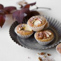 Apfel-Muffins mit Pekannüssen
