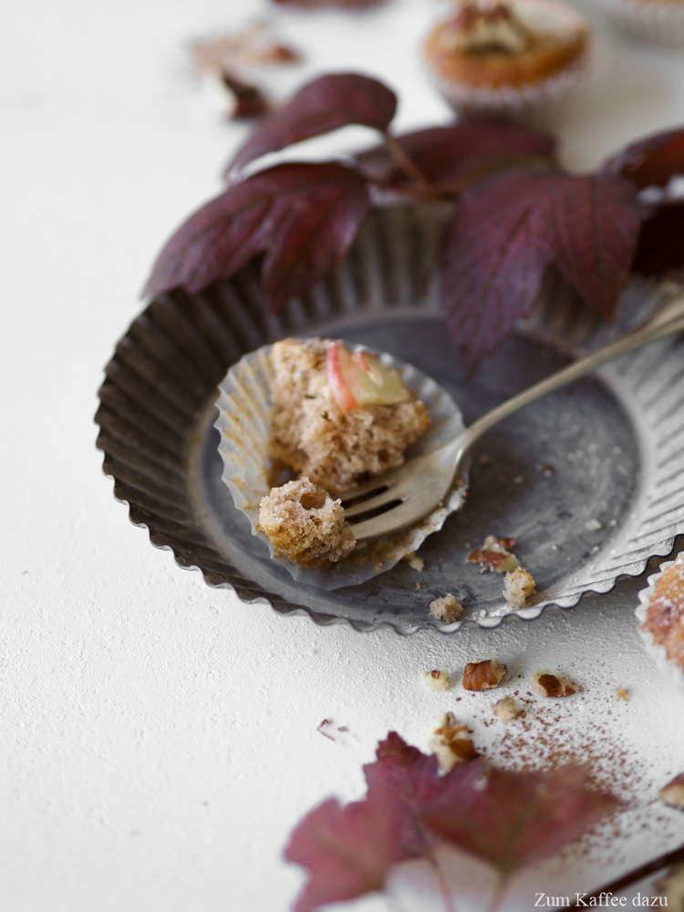 Apfel-Muffins mit Pekannüssen