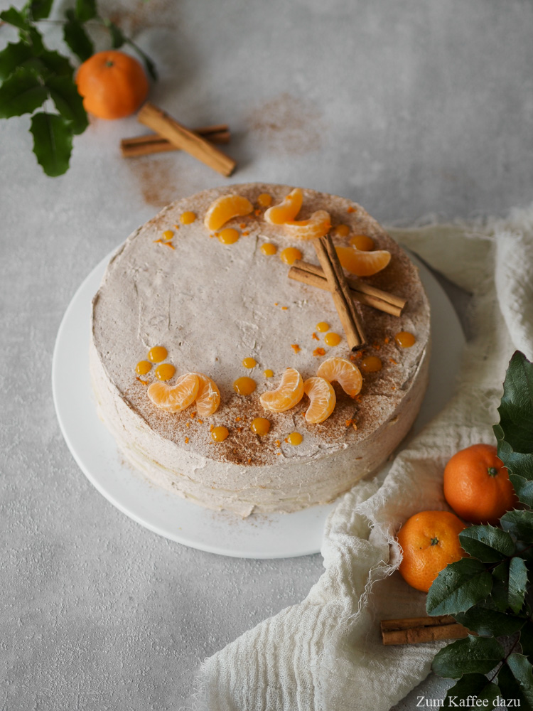 Crêpe-Torte mit Mandarine und Zimt