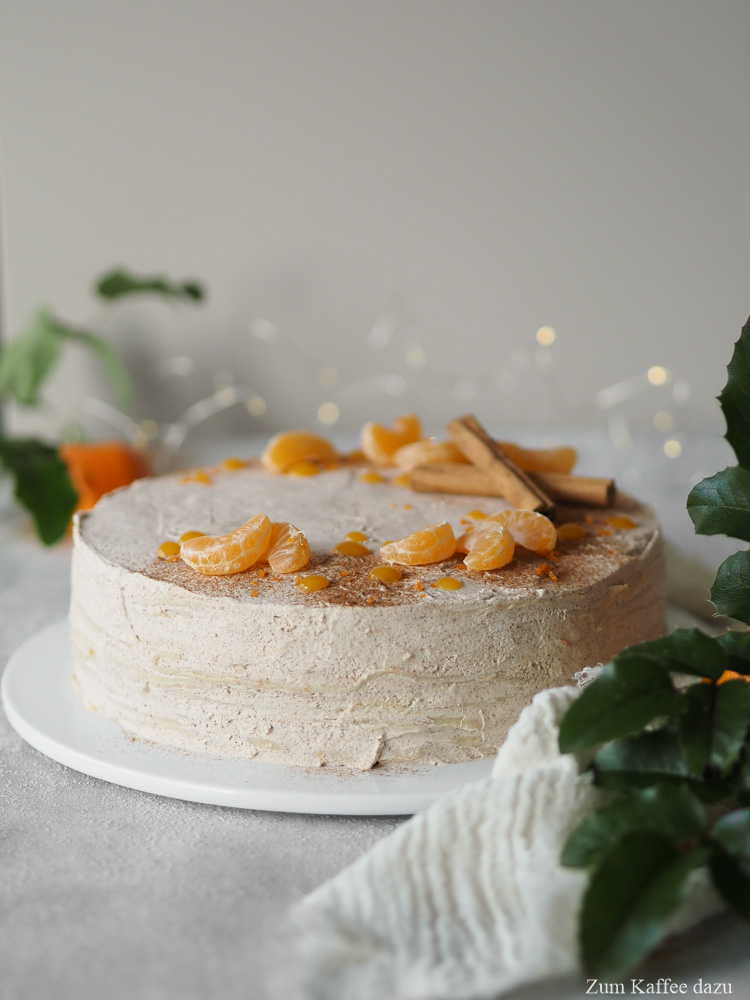 Crêpe-Torte mit Mandarine und Zimt