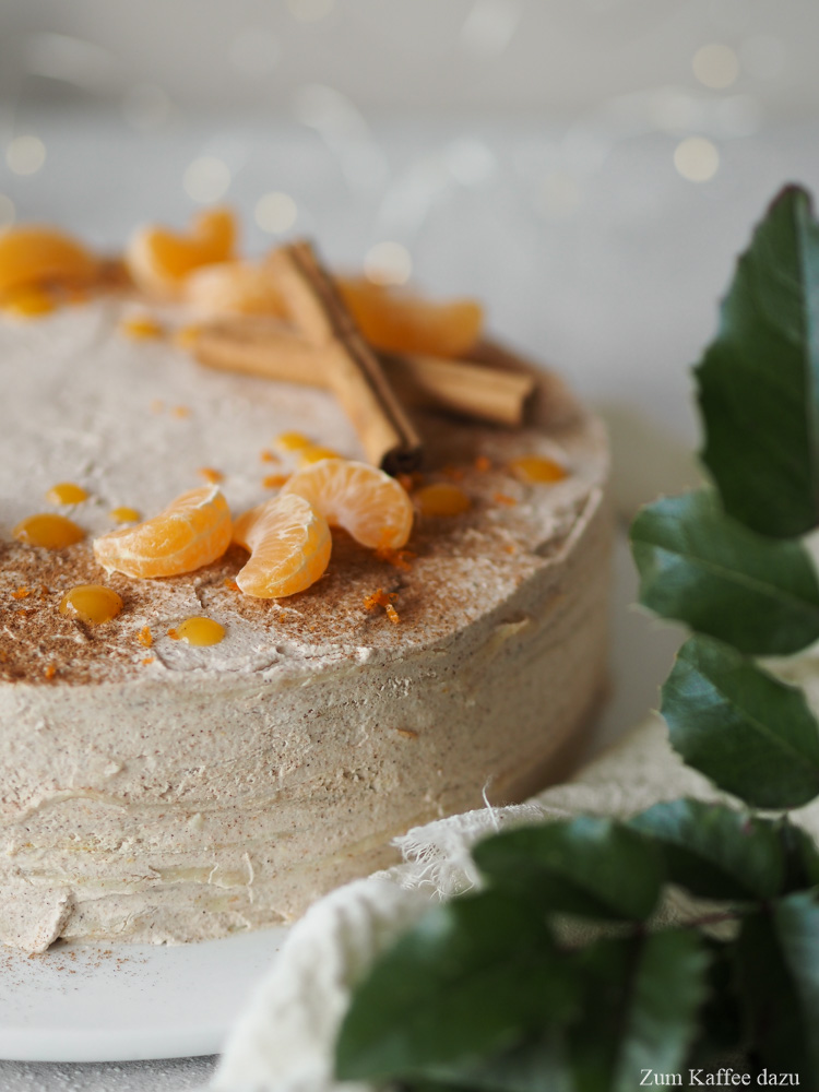 Crêpe-Torte mit Mandarine und Zimt