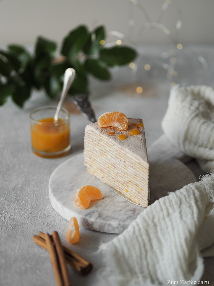 Crêpe-Torte mit Mandarine und Zimt